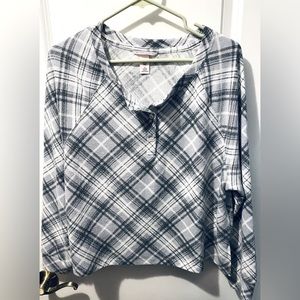 Victoria’s Secret Plaid Longsleeve Tee